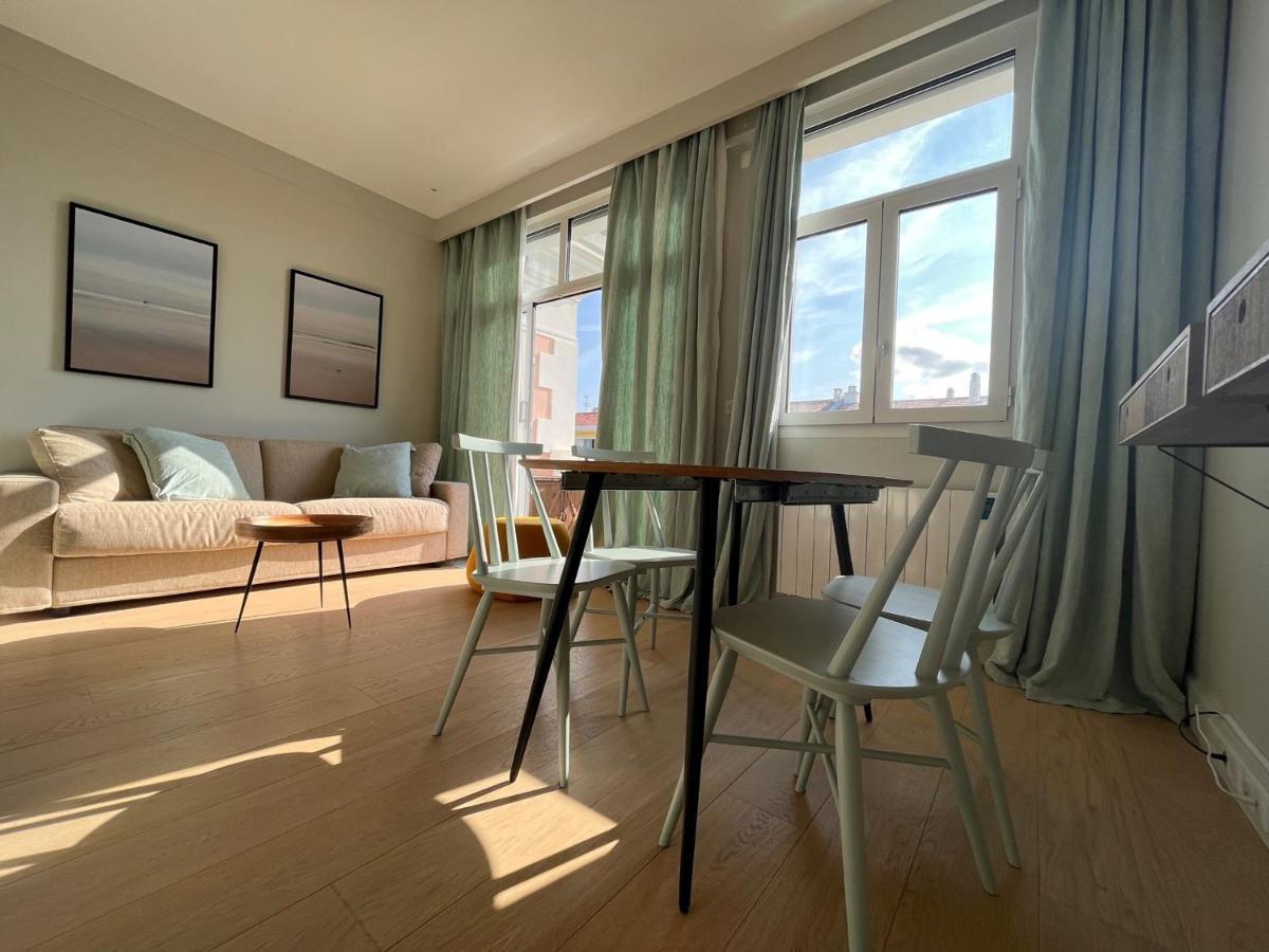 Lumineux Avec Balcon A Saint-jean-de-luz, A Deux Pas De La Et Des Commerces - Fr-1-239-839 Saint-Jean-de-Luz